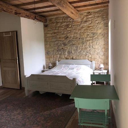 Chambre Du Tilleul - Charme, Confort Et Piscine Sigonce Luaran gambar