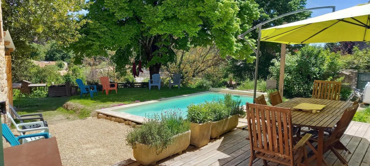 Chambre Du Tilleul - Charme, Confort Et Piscine Sigonce Luaran gambar