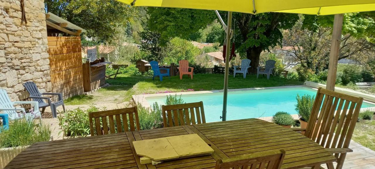 Chambre Du Tilleul - Charme, Confort Et Piscine Sigonce Luaran gambar